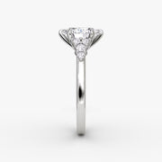 Oval Cut - Plain Band - Cluster Ring - 18 K Gold